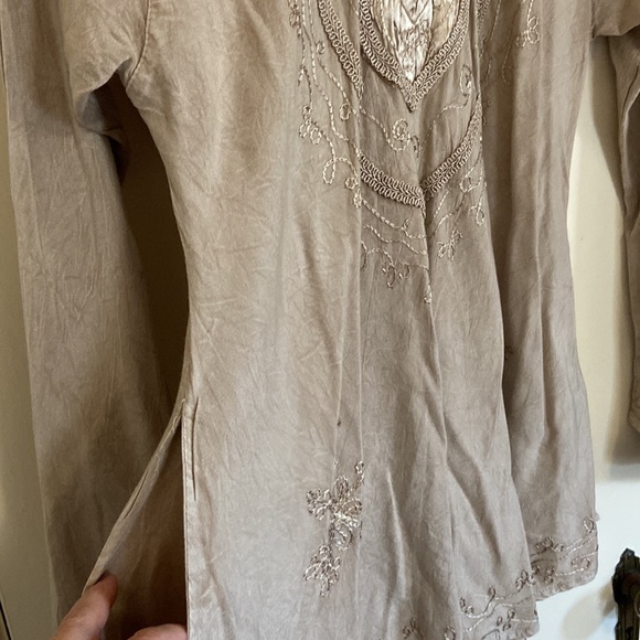Embroidered tunic - Picture 2 of 6